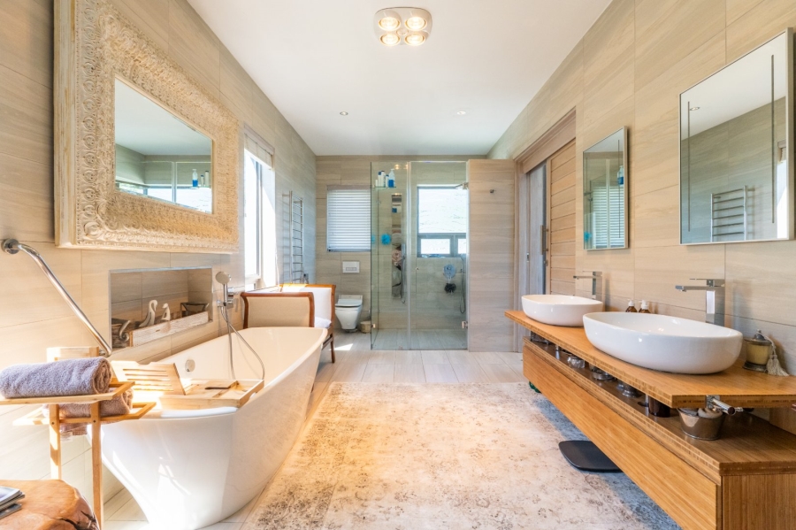 5 Bedroom Property for Sale in Wilderness Heights Western Cape